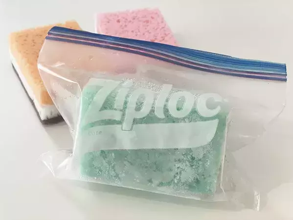 ダイソーのスポンジを『保冷剤』として使う方法　溶けるまでの時間や、便利な使い道は？