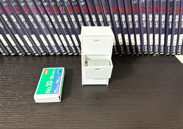 ダイソーで見つけたドール用のミニチュア引き出し　『じゃない』使い方に「生活が便利になった！」