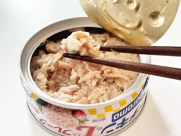 ツナ缶を『オイルランプ』にする方法　警視庁も紹介するサバイバル術に「いざという時に役立つかも」