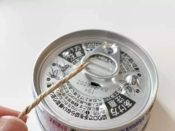 ツナ缶を『オイルランプ』にする方法　警視庁も紹介するサバイバル術に「いざという時に役立つかも」