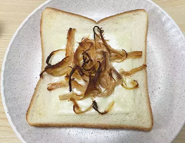 『凪のお暇』のトーストレシピを再現！　ドラマ未登場の幻の味に「初めての組み合わせ」「ハマりそう」