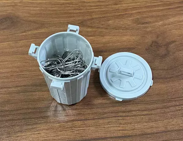 100均の『ミニチュアゴミ箱』の思わぬ活用法　作業のストレスが解消された3つの収納テク