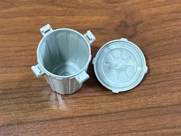 100均の『ミニチュアゴミ箱』の思わぬ活用法　作業のストレスが解消された3つの収納テク