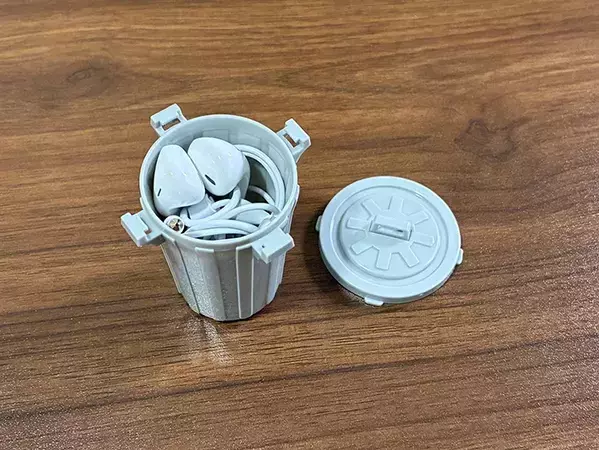 100均の『ミニチュアゴミ箱』の思わぬ活用法　作業のストレスが解消された3つの収納テク