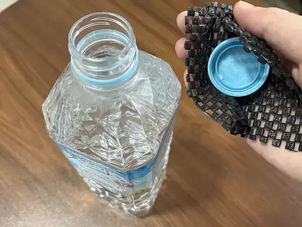 100均の『すべり止めシート』の意外な活用方法　暮らしの『イライラ』をなくすアイディア【4選】