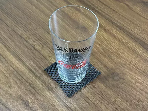 100均の『すべり止めシート』の意外な活用方法　暮らしの『イライラ』をなくすアイディア【4選】