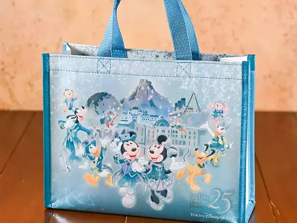 職場で配った『ディズニー土産』パッケージは捨てない！　空になった後…「デスク周りの収納」にぴったりだった！