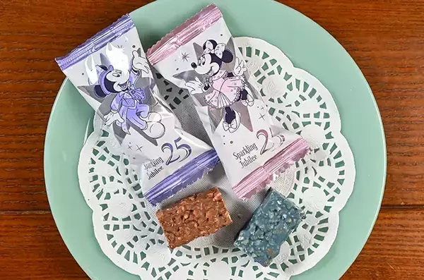 職場で配った『ディズニー土産』パッケージは捨てない！　空になった後…「デスク周りの収納」にぴったりだった！