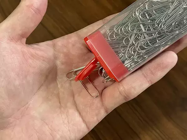 チョコベビーの容器、捨てないで！　小物収納に有効活用できる3つの方法