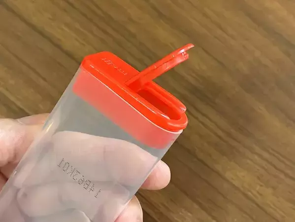 チョコベビーの容器、捨てないで！　小物収納に有効活用できる3つの方法