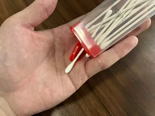 チョコベビーの容器、捨てないで！　小物収納に有効活用できる3つの方法