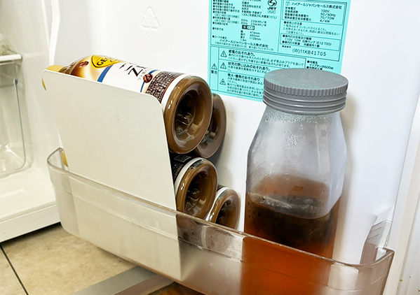 冷蔵庫のゴチャゴチャが即解消！　『縦の空間』を使う収納ワザに「早く知りたかった」