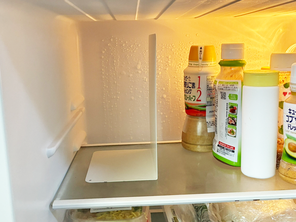 冷蔵庫のゴチャゴチャが即解消！　『縦の空間』を使う収納ワザに「早く知りたかった」