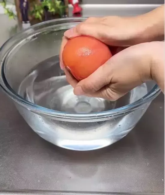 温めたカップを被せると？　バターを『塗る前』に試すべき裏技が超賢い！