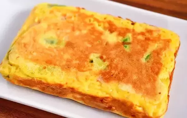 管理栄養士が考えた「玉子焼き器」の活用法　ホットケーキミックスを流すと？