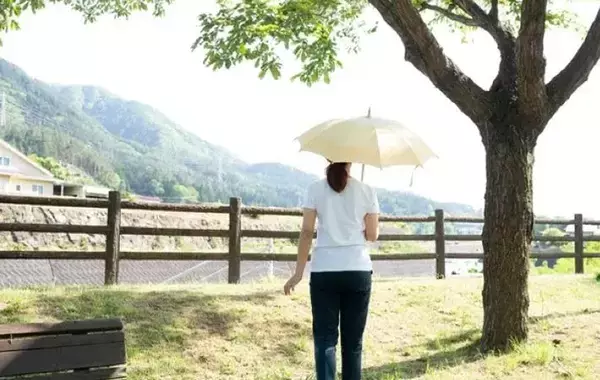 日傘の寿命は意外と短い？ 　機能が落ちるサインと買い替え時をメーカーに聞いた