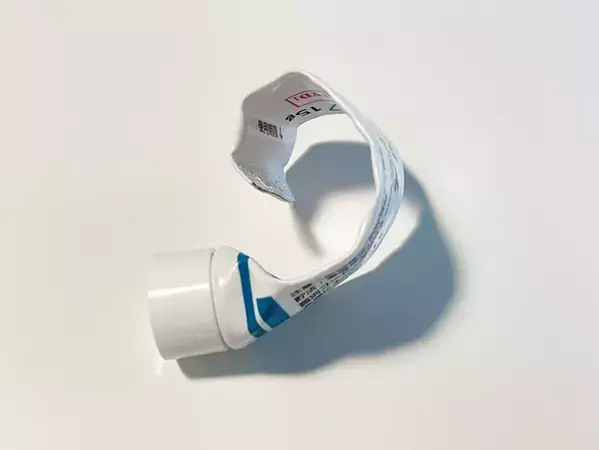 にゅるっと出てきて気持ちいい！捨てようとしていたチューブを「キャップ」で最後まで使い切る方法