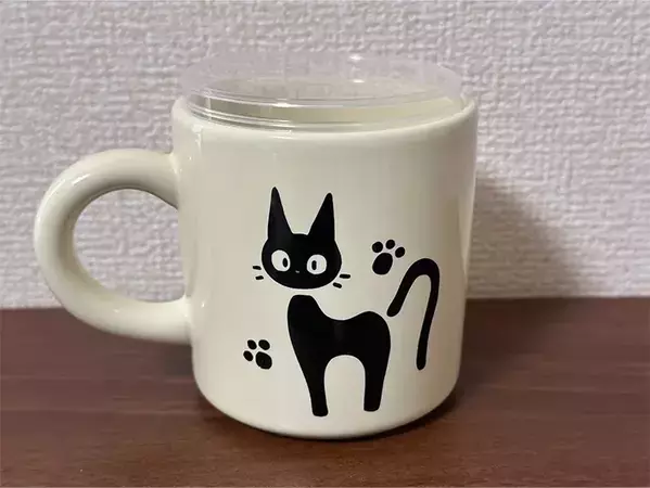 『プリングルズ』の蓋は捨てないで！　紙コップと組み合わせる活用法に「めちゃ便利」