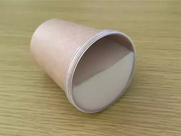 『プリングルズ』の蓋は捨てないで！　紙コップと組み合わせる活用法に「めちゃ便利」