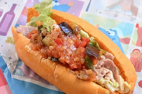 包み紙を見た瞬間「あっ！」　 ディズニーシー限定サンドがランチにぴったり【単品990円】