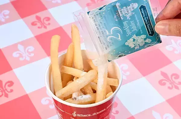 包み紙を見た瞬間「あっ！」　 ディズニーシー限定サンドがランチにぴったり【単品990円】