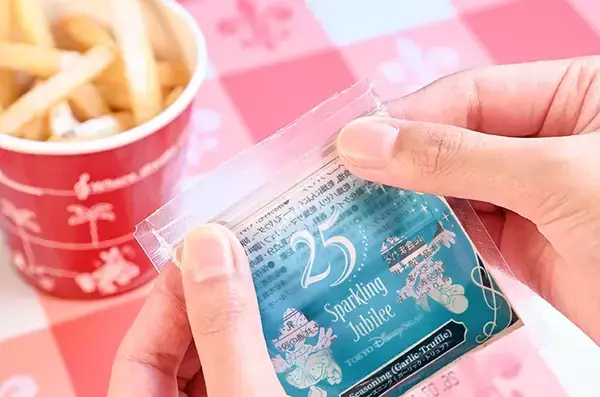 包み紙を見た瞬間「あっ！」　 ディズニーシー限定サンドがランチにぴったり【単品990円】