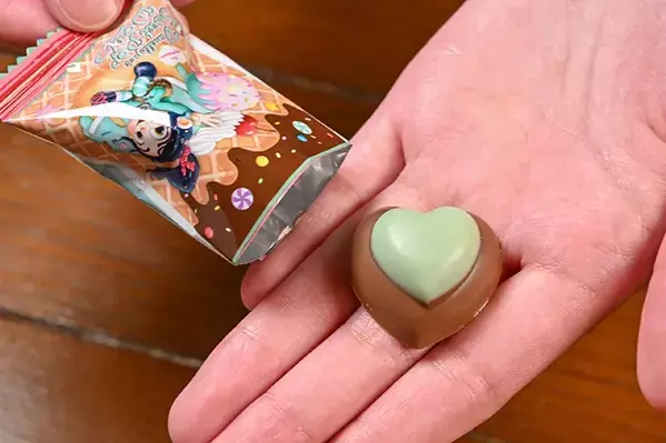 ディズニーで買った『1300円のチョコ缶』何に使える？　7通りの収納を試してみた