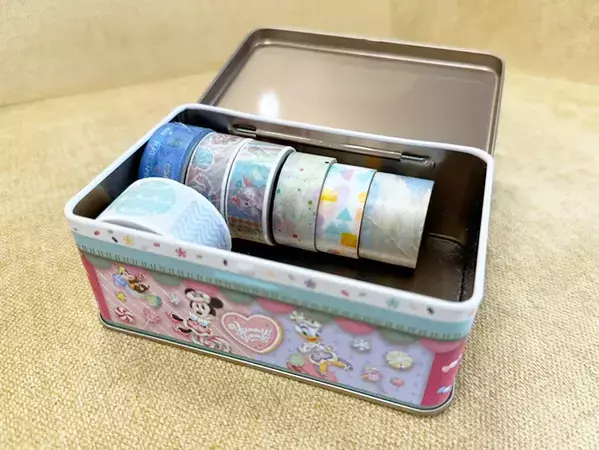 ディズニーで買った『1300円のチョコ缶』何に使える？　7通りの収納を試してみた