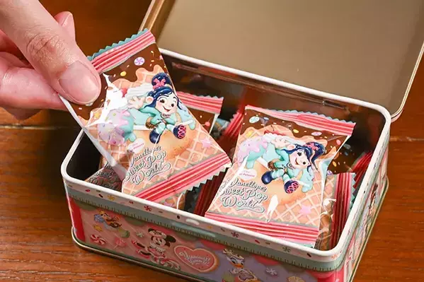 ディズニーで買った『1300円のチョコ缶』何に使える？　7通りの収納を試してみた