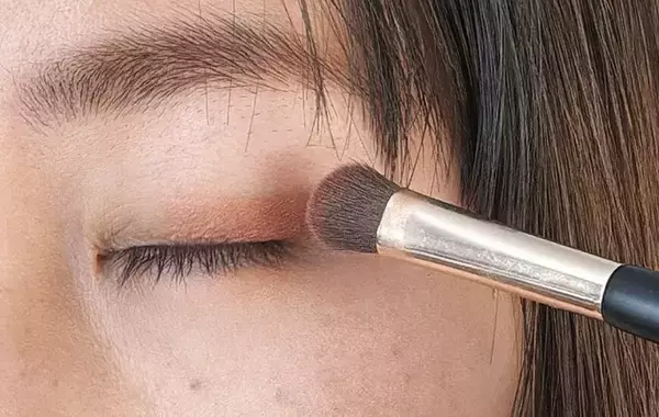 捨てる前に見て！　アイシャドウの余り色、プロはこう使っていた【美容研究家が解説】