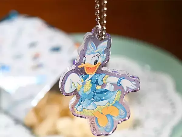 食べ終わっても捨てないで！　ディズニーシー25周年の『1300円お土産箱』、玄関に置いてみて