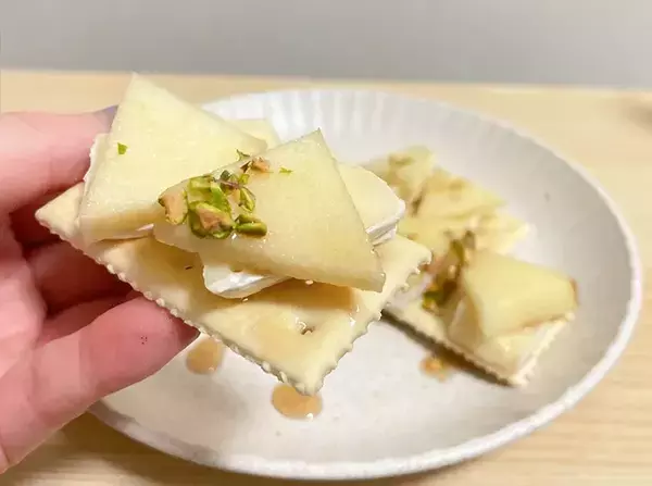 ドラマ『ワカコ酒』の絶品おつまみ、ぶりんごを再現！　『300円のチーズ』で代用したら驚きのおいしさだった