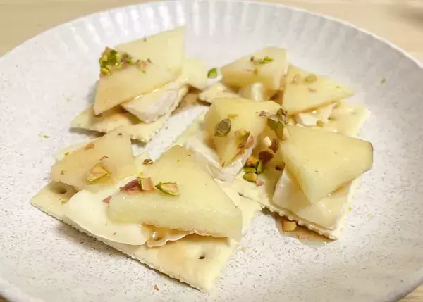 ドラマ『ワカコ酒』の絶品おつまみ、ぶりんごを再現！　『300円のチーズ』で代用したら驚きのおいしさだった