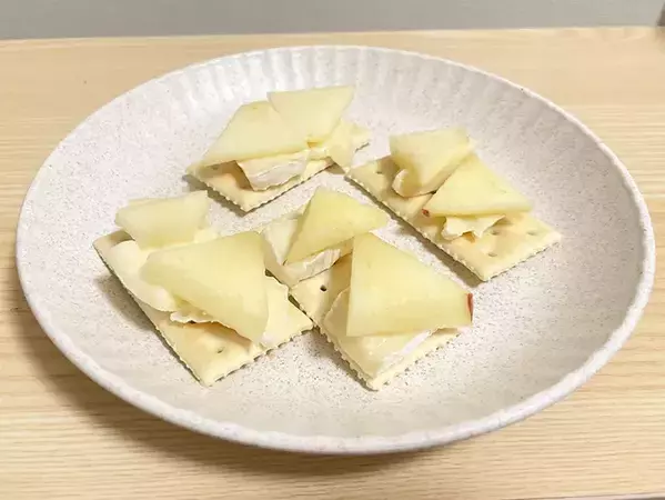 ドラマ『ワカコ酒』の絶品おつまみ、ぶりんごを再現！　『300円のチーズ』で代用したら驚きのおいしさだった