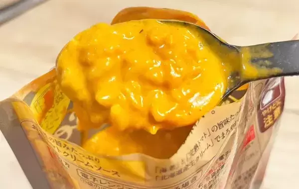 レトルトの袋にうどんを…　洗い物が出ない画期的アイディアに「その手があったか」「神すぎる」