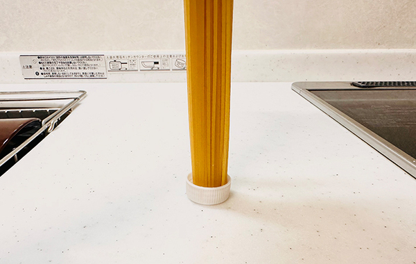 小分けじゃないバラバラのスパゲッティ　一人前を量る裏ワザを試してみたら「これは使える！」「ほとんど誤差がない」