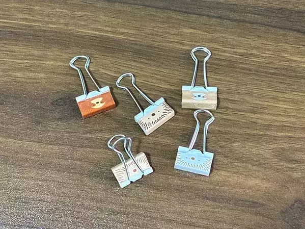 2本のハンガーをダブルクリップで連結　服の収納量を『2倍』にする方法