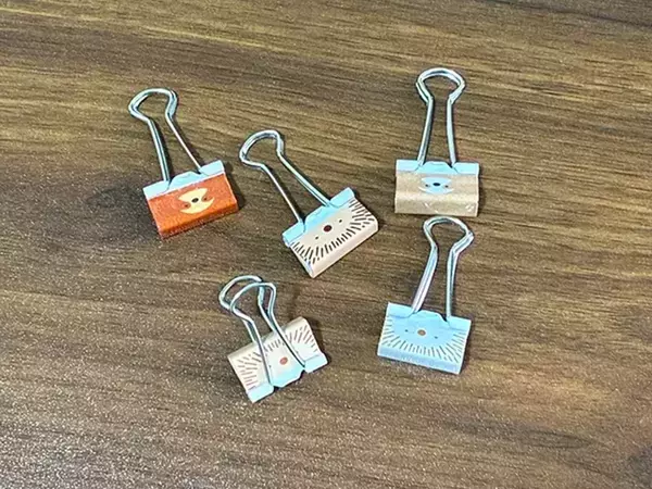 2本のハンガーをダブルクリップで連結　服の収納量を『2倍』にする方法