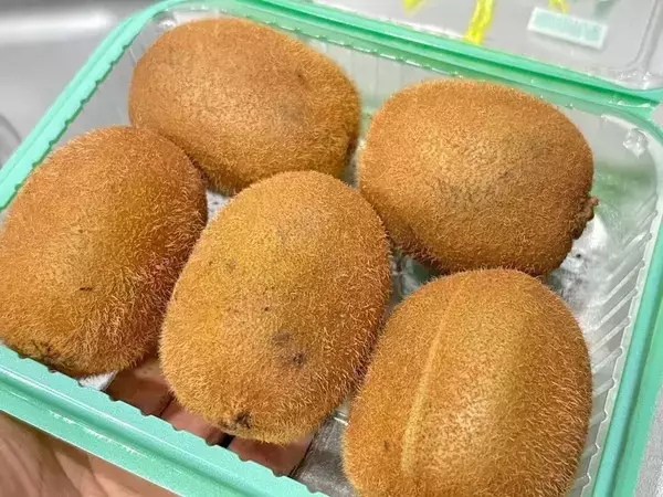 キウイ、そのまま食べるの待って！　思わぬ食べ方に「まるでスイーツ！」