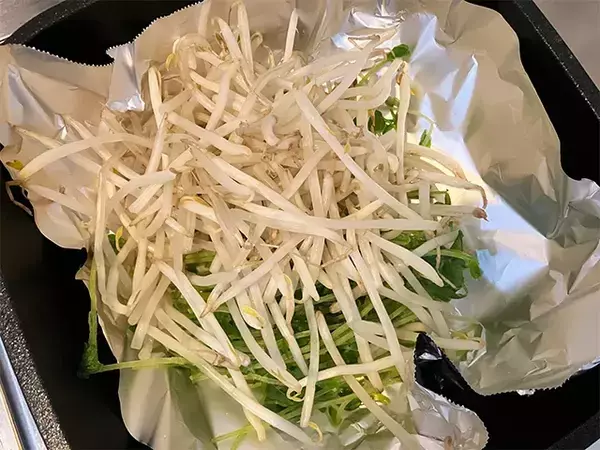 焼うどんの味つけは醤油ではなく？　“粉”を入れたら「2日連続で作っちゃった！」