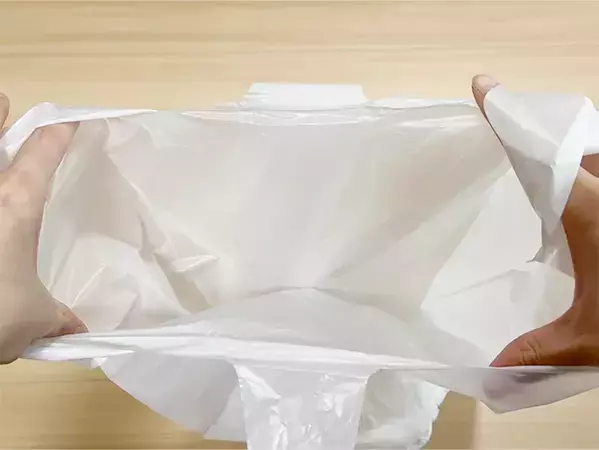 道具不要！　手が乾燥している状態でポリ袋を開く裏ワザ　「5秒でできた」