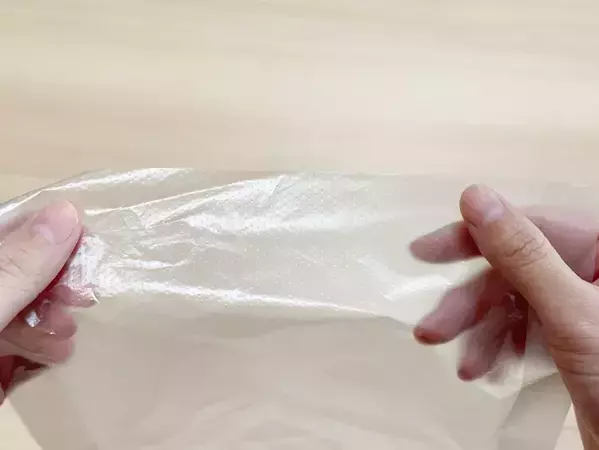 道具不要！　手が乾燥している状態でポリ袋を開く裏ワザ　「5秒でできた」