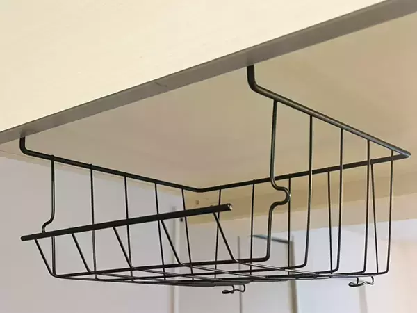100均の吊り下げラックは『縦』で使う！　意外な活用法に「想像以上に使える」