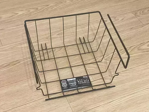 100均の吊り下げラックは『縦』で使う！　意外な活用法に「想像以上に使える」