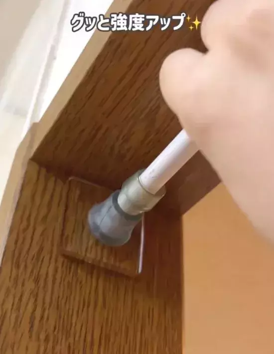 引き出しに眠っていた『耐震マット』　意外な使い道に「お見事」「頭いい」