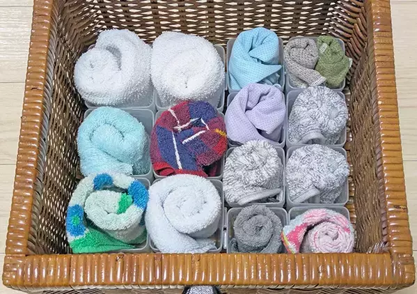 靴下を入れずに？　ダイソーが教える『くつした整理カップ』の便利な使い道【3選】