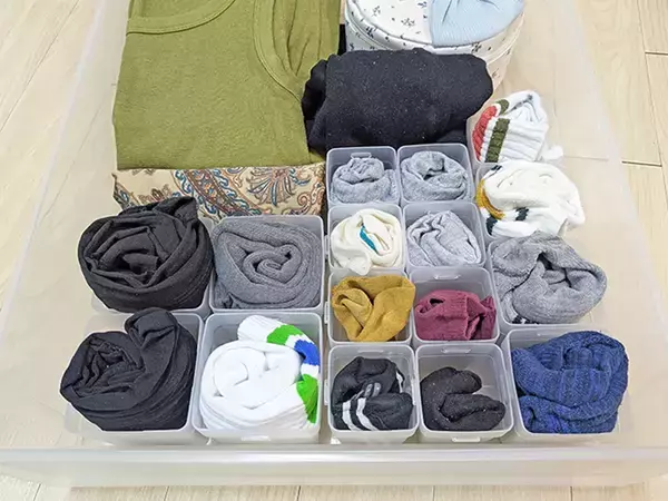 靴下を入れずに？　ダイソーが教える『くつした整理カップ』の便利な使い道【3選】