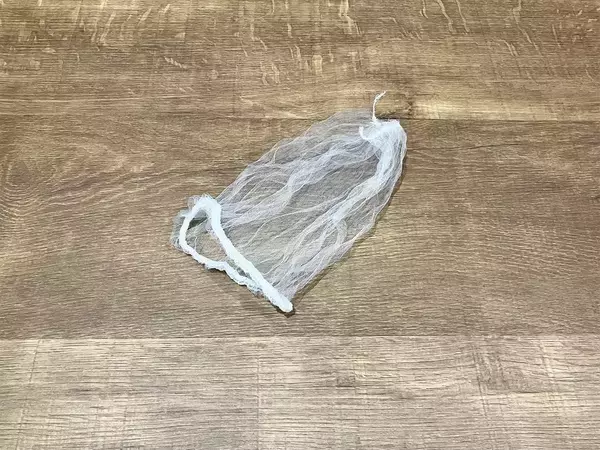 ハンディモップに被せたのは？　網目でホコリをキャッチして捨てるだけの掃除ワザ