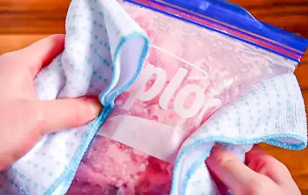 つぶして冷やすだけ！　管理栄養士が考えた「イチゴの簡単おやつ」【材料3つ】