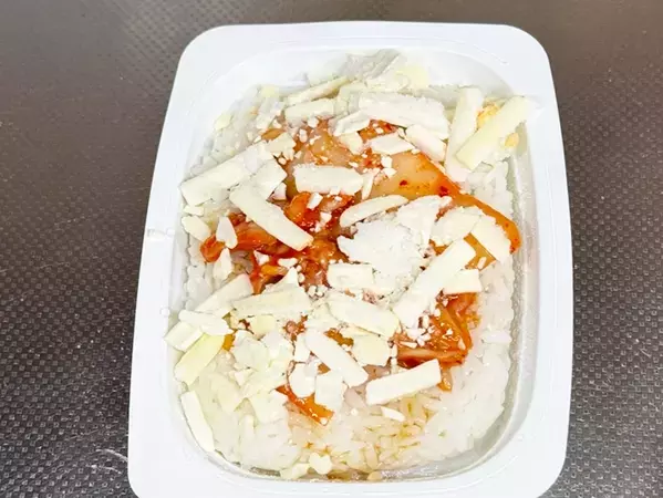 パックご飯だけで満足！　調理時間5分で完成する簡単レシピに「これはリピ確定」